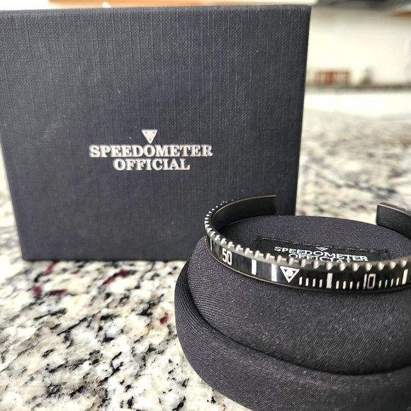 Speedometer Official bracelet, Classic PVD Black - Picture 3 of 6